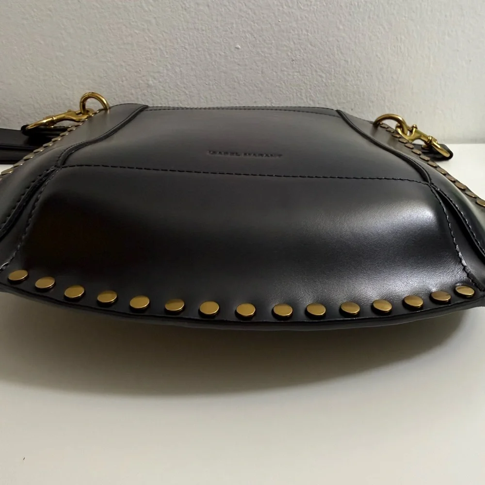 ISABEL MARANT
Oskan Leather Shoulder Bag in black - Picture 15 of 16